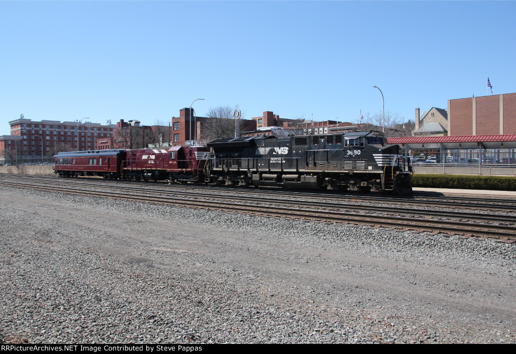 NS 3680 leading inspection train 92G